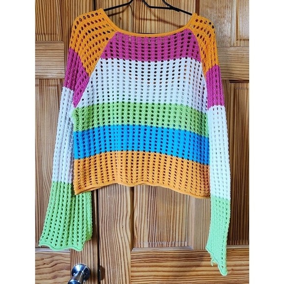 Knit crop sweater size large - Picture 2 of 10